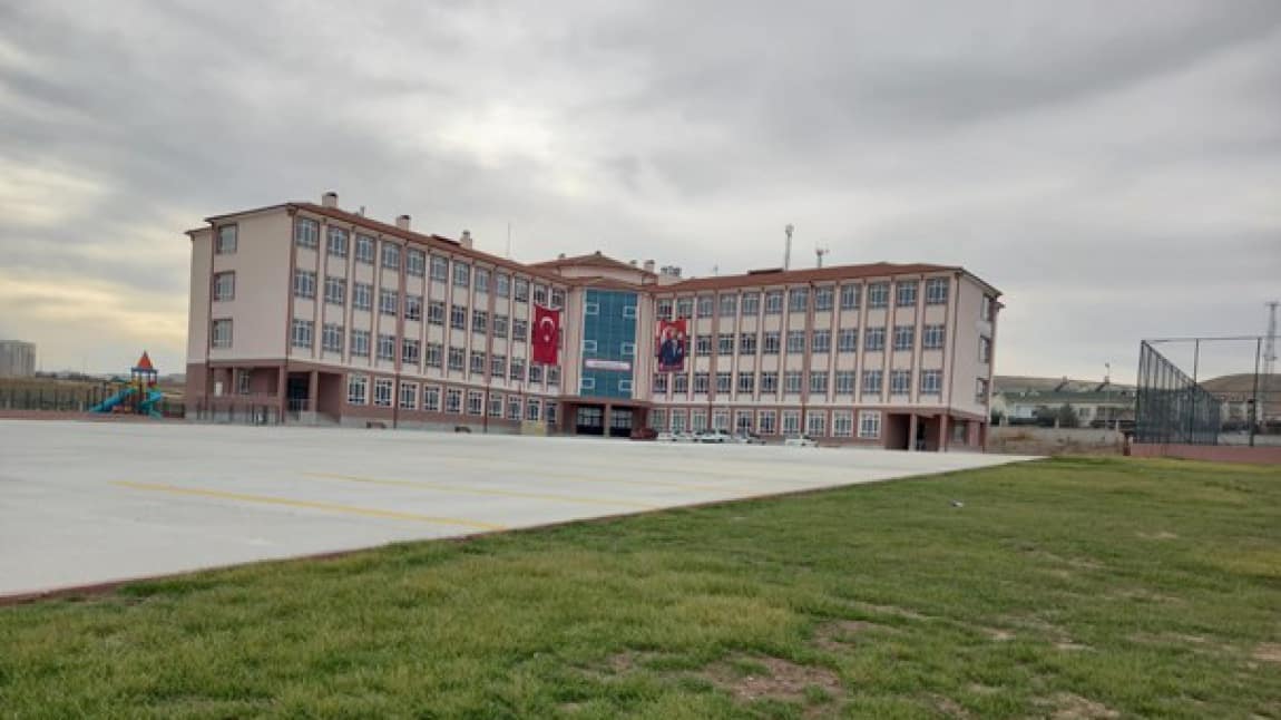 Halil İnalcık Anadolu Lisesi Fotoğrafı